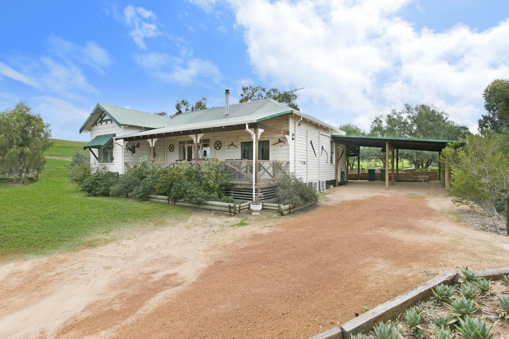 Hillside Country Retreat Hotel York Bagian luar foto