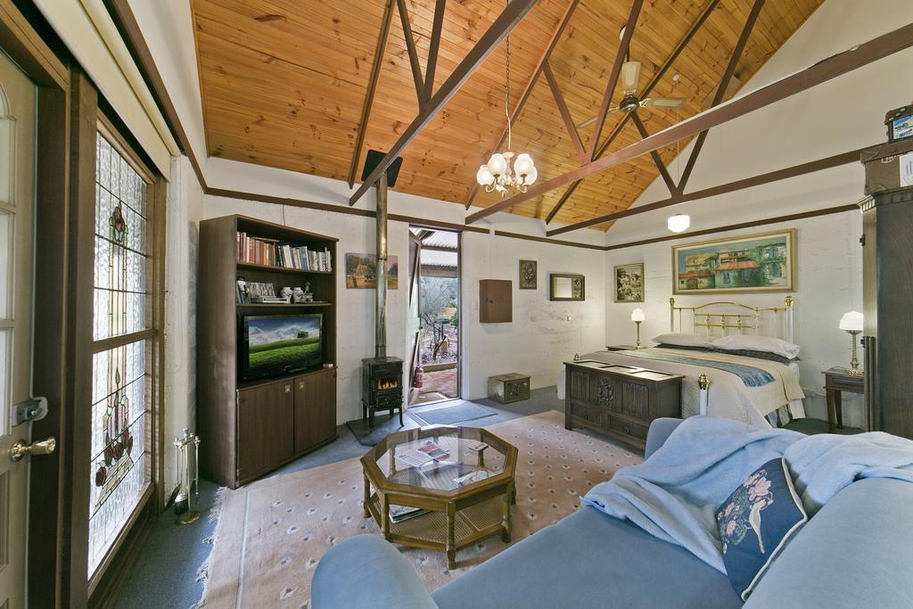 Hillside Country Retreat Hotel York Bagian luar foto