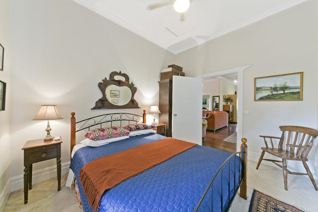 Hillside Country Retreat Hotel York Bagian luar foto